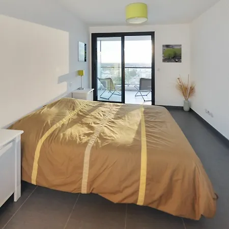 With 4 Bedrooms In Canet-en-roussillon, With Wonderful Sea V Canet-en-Roussillon